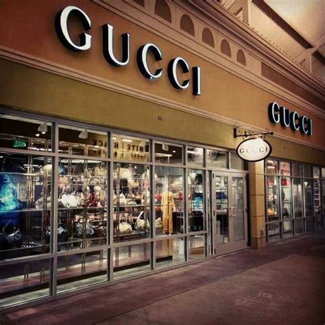 gucci retailer near me.